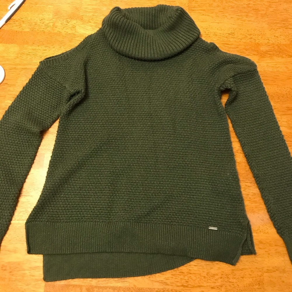 HOLLISTER cold shoulder olive green sweater